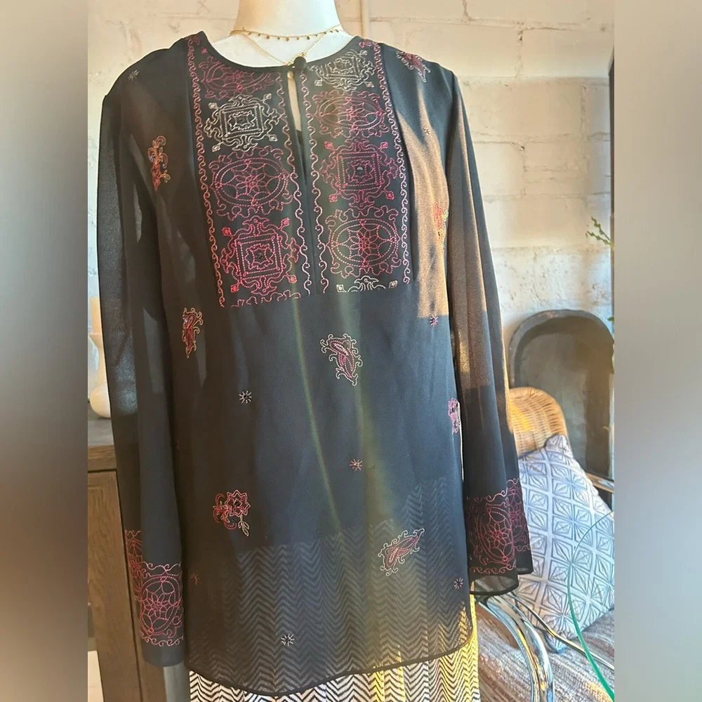 Studio One boho top - Picture 2 of 8